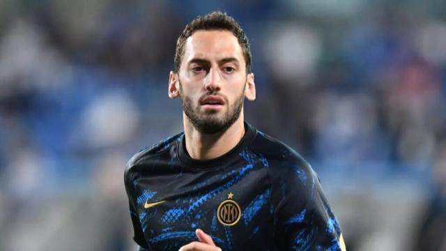 开云APP-恰尔汗奥卢:国米比米兰强多了 伊布总想成为焦点